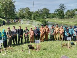 Kapolsek Pesisir Selatan hadiri Penanam pohon Serentak yang di adakan oleh Kodim 0422/LB
