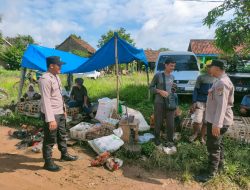 Patroli KRYD di Pasar Kalangan, Polsek Blambangan Umpu Sampaikan Himbauan Kambtibmas