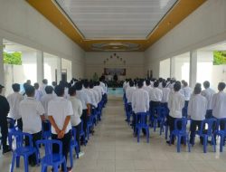 10.430 Kelompok Penyelenggaraan Pemungutan Suara (KPPS) Pemilu 2024 Se-Kabupaten Way Kanan resmi dilantik secara serentak
