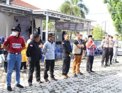 KPU Kabupaten Way Kanan memulai kegiatan pelipatan dan sortir surat suara Pemilu 2024