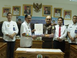 Pemkab Pesibar Dan Kejari Lambar Tandatangani Mou Penanganan Hukum Perdata Dan Tata Usaha Negara