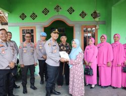 Kapolres Way Kanan Anjangsana dan Berikan Tali Asih Kepada Purnawirawan dan Warakawuri Polri