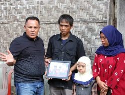Bupati Lampung Selatan, H. Nanang Ermanto Serahkan Bantuan RTLH