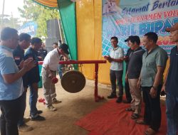 Wakil Bupati Way Kanan, Ali Rahman, Buka Turnamen Bola Voli Open Karang Taruna Argomulyo dalam Rangka HUT RI Ke-79