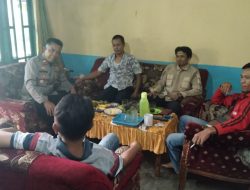 Dekatkan Diri Dengan Warga, Kapolsek Silaturahmi Berikan Pembina Kamtibmas di Kasui
