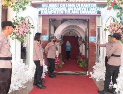 Polres Tulang Bawang Kerahkan Ratusan Personel Gabungan Amankan Pelantikan Anggota DPRD Terpilih
