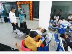 Ketua TP PKK Pesisir Barat Buka Kegiatan Donor Darah