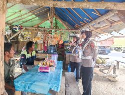 Meminimalisir Kecelakaan, Satlantas Polres Way Kanan Himbau Pengendara Tak Parkir di Bahu Jalan