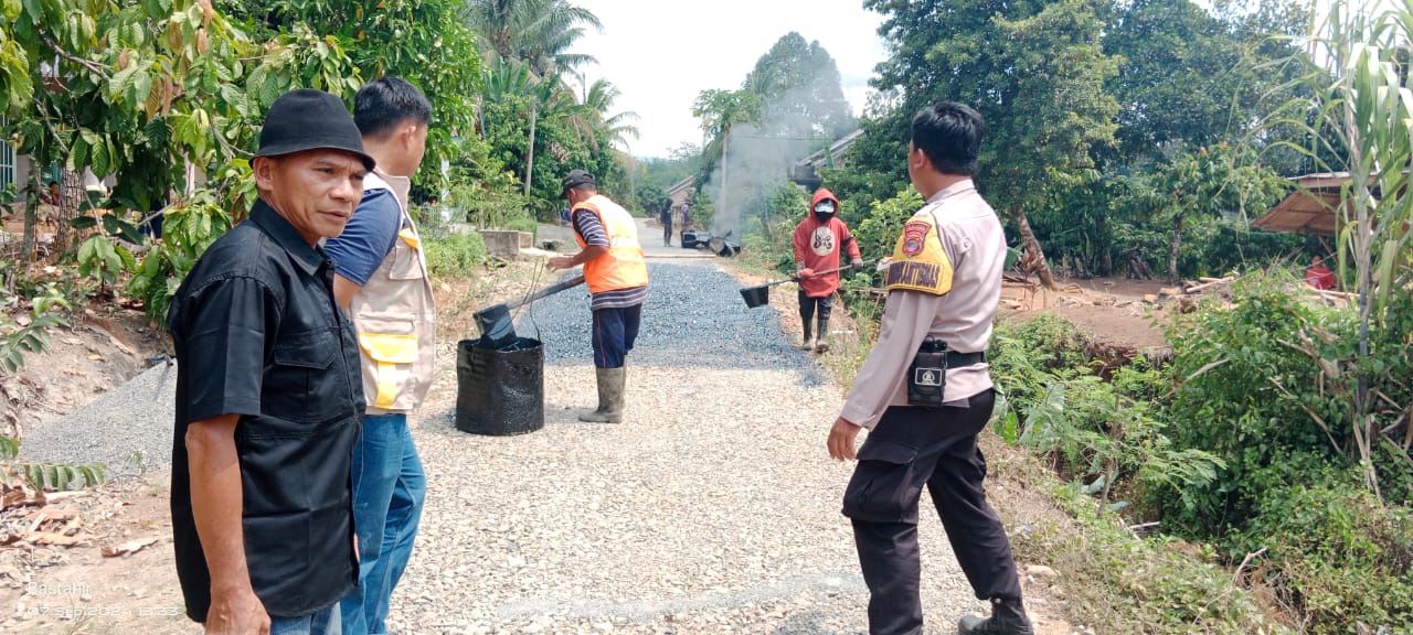 Kepala Kampung Tanjung Kurung Pasar, Laksanakan Pembangunan Jalan Lapen di Dusun 03