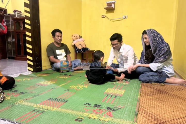 Ketua DPRD Pesibar Kunjungi Balita Penderita Stunting