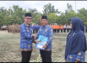 Bupati Way Kanan Serahkan SK Kenaikan Pangkat Dan Pemberian Pensiun