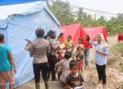 Polwan Lampung Selatan Berbagi Keceriaan dengan Anak-Anak di Pengungsian Banjir