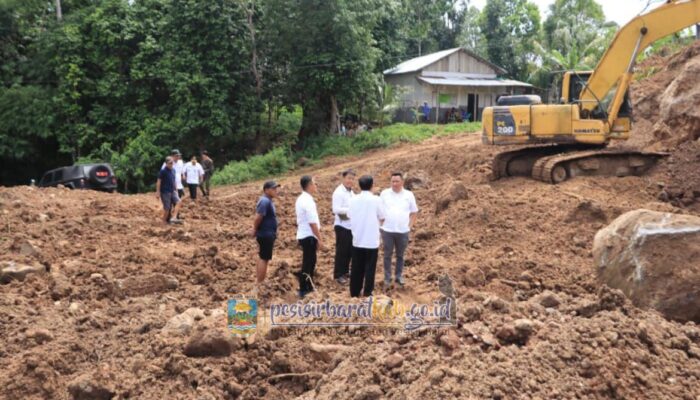 Bupati Agus Istiqlal Tinjau Proses Land Clearing Lokasi Pembangunan RS Tipe C di Way Batu