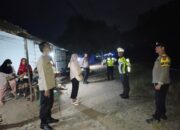 Melalui Layanan 110, Polisi Dengan Sigap Bantu Pengendara Alami Pecah Ban di Jalinsum Way Kanan