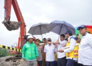 Tinjau Perbaikan Ruas Jalan Nasional Batu Jomba, Bobby Nasution Minta Jalur Aman Dilalui Pemudik