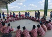 Plt Bupati Way Kanan Ayu Asalasiyah Lakukan Kunjungan Bersama Siswa Siswi SD IT Bina Insani Ke Skadron/12 Amur Jaya Yudha