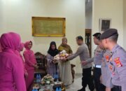 Hari Bhayangkara ke 79, Kapolres Dampingi Kapolda Lampung Anjang Sana ke Rumah Almarhum Briptu Ghalib