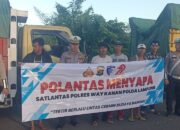 Operasi Patuh Krakatau 2025: Polisi Edukasi Pengemudi Lewat Program Polantas Menyapa di Depan Mako Polres Way Kanan