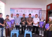 Peringati HUT Ke -80, PMI Way Kanan Tebar Kebaikan Bagikan Paket Beras kepada keluarga Prasejahtera