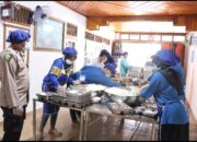 Hindari Keracunan Makanan, Ketua SPPG Polres Way Kanan Lakukan Pemeriksaan Kualitas dan Keamanan Makanan Secara Berkala