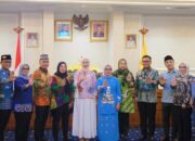 Bupati Way Kanan Hadiri Penandatanganan Komitmen Pengarusutamaan Gender dan Perlindungan Anak Di Provinsi Lampung