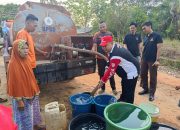 Kemarau Panjang, PMI dan Kejari Way Kanan Salurkan 25 Ribu Liter Air Bersih untuk Warga Blambangan Umpu