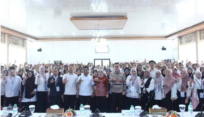 Bupati Ayu Buka Program Pengembangan Kompetensi dan Kepemimpinan Pendidikan bagi 861 Guru Way Kanan