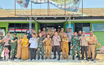 Sinergitas TNI-Polri di Banjit, Kapolsek dan Camat Beri Ucapan HUT TNI ke-81